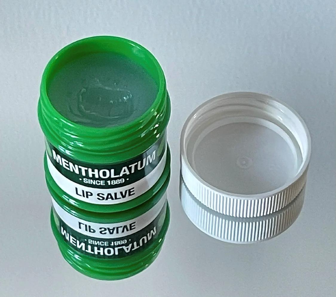 嘴唇变丑的十大坏习惯,这几个习惯会使嘴唇变得越来越厚