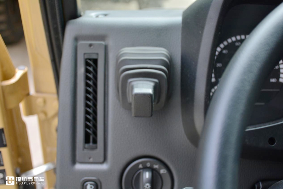 东风越野房车2021款乌尼莫克u5000,全时四驱乌尼莫克越野房车