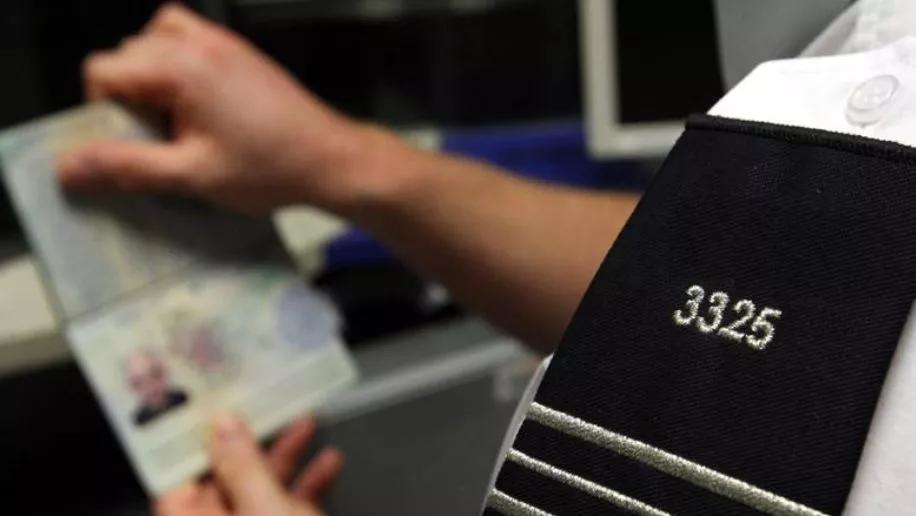 带钱过海关会被没收吗,过海关被带进小黑屋