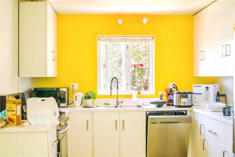 他一个人住,她一人独住100平复古房