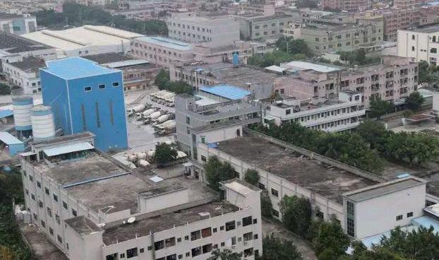 东莞城中村遍布“荒废”出租屋，租金2百元不到：听听网友怎么说