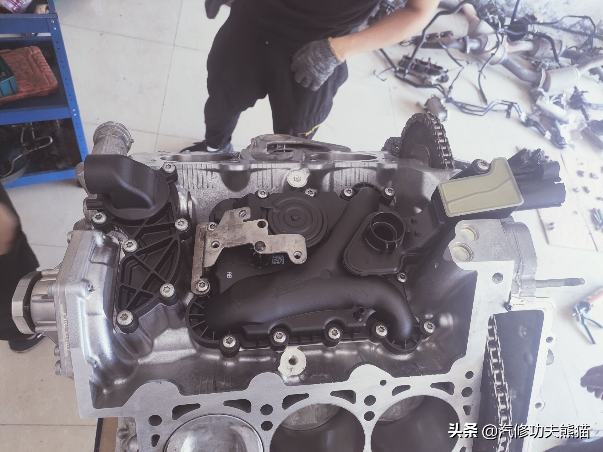 新款大众途锐烧机油吗,百万豪车为什么还烧机油