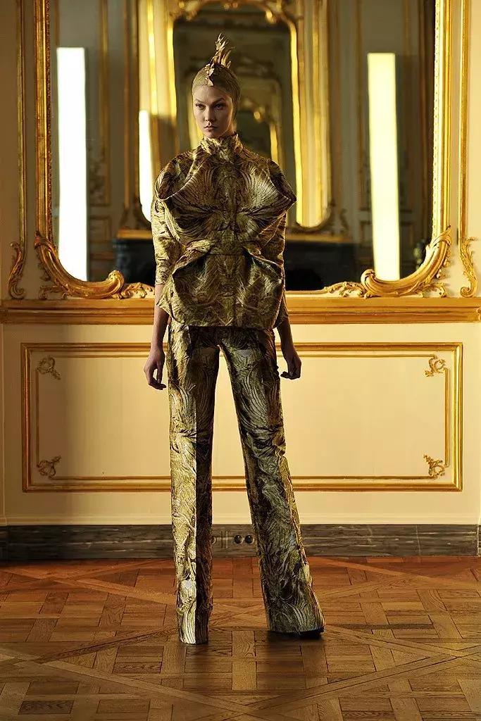 亚历山大麦昆作品效果图,亚历山大麦昆银色细闪