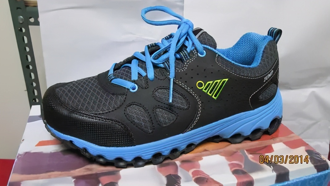 阿迪达斯打官司事件,阿迪达斯为三条杠打官司