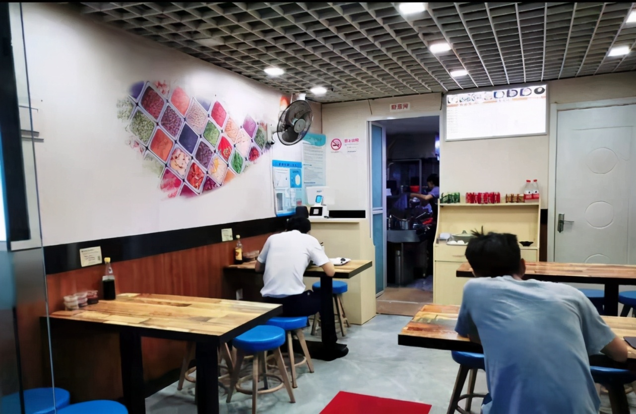 一年赚200万的米粉店,开米粉店年入百万