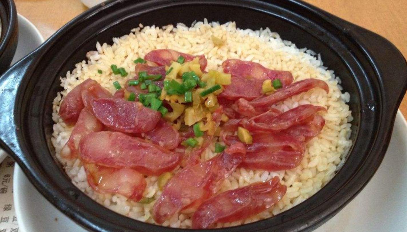 电饭锅煲仔饭腊肠最正宗的做法,青豆玉米香菇腊肠焖饭的做法大全