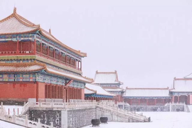 正月里来是新春，民间忙拜年，那乾隆皇帝在干啥？一个字：累