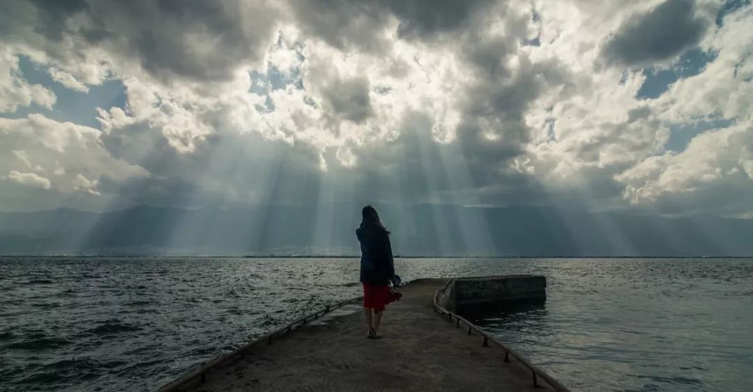 不给别人制造麻烦也是一种慈悲,不给别人添麻烦的最高境界