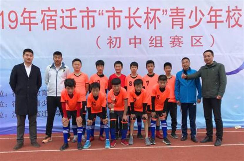 澶氬僵绀惧洟鐐逛寒鏍″洯鐢熸椿,瀛︽牎涓板瘜澶氬僵绀惧洟娲诲姩