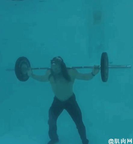 穿轮滑鞋怎么样练稳定性,快速穿轮滑鞋