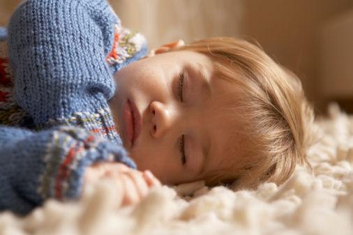 孩子口吃怎么办？这两点家长要知道，帮孩子克服语言障碍