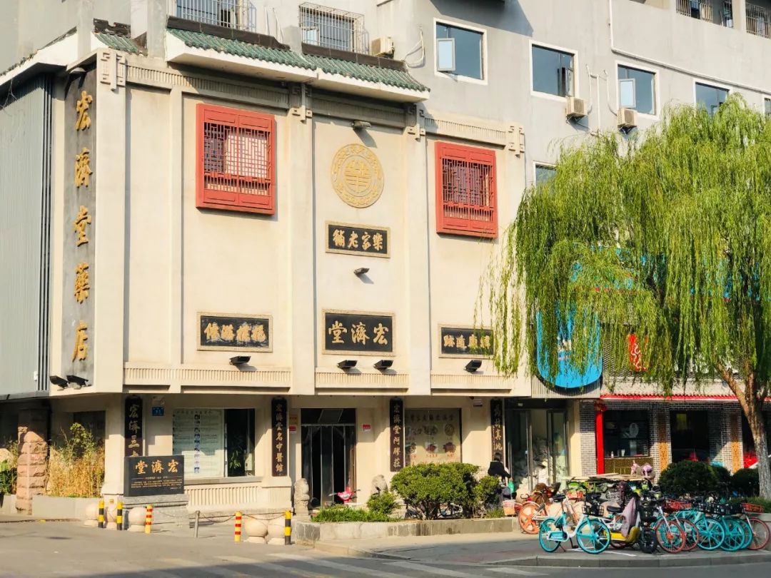 济南泉城路最新变化,济南泉城路限时步行吗