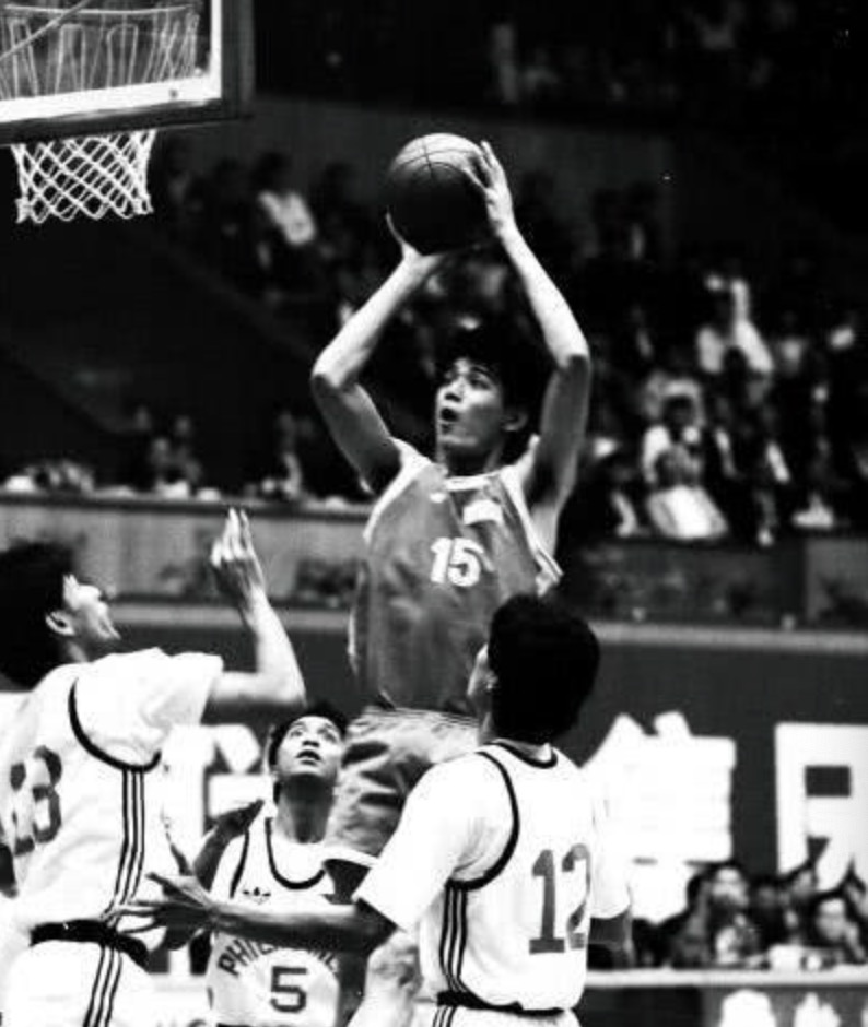 宋力刚：巴塞罗那奥运会中*旗国**手，北京亚运带领球队主场夺冠