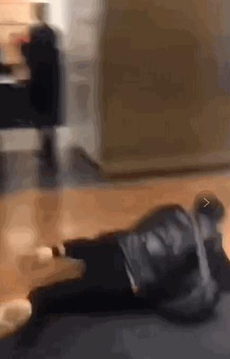 凶猛!一群国人攻陷巴黎老佛爷百货LV被迫限购