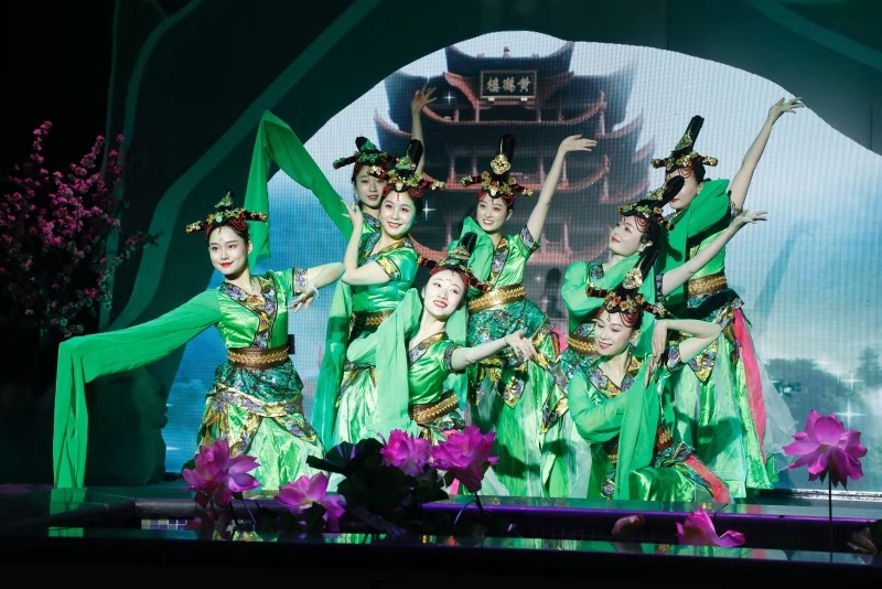 穿越诗歌芬芳的星海，第五届诗歌音乐会在卓尔书店举行