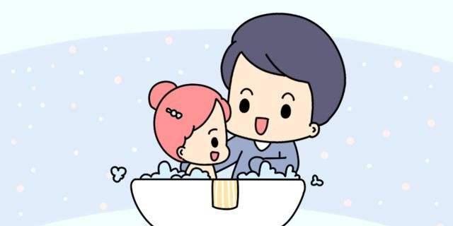 外国爸爸给婴儿洗澡,爸爸什么时候不能帮女儿洗澡