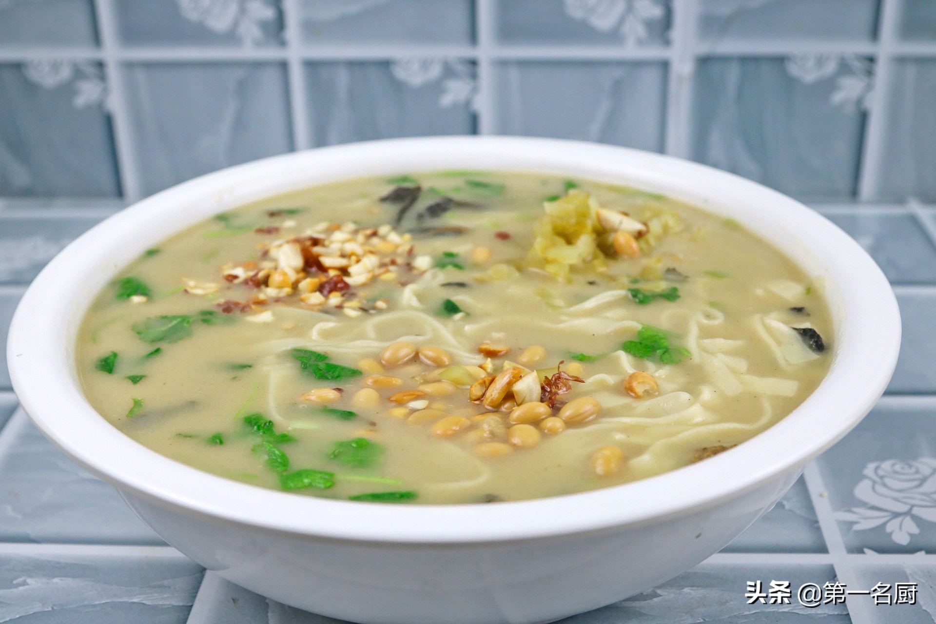 河南肉面条汤面条,河南面食糊汤面