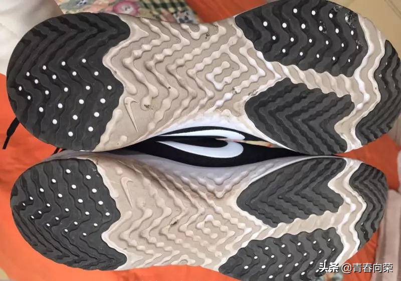 新手偏硬跑鞋推荐,新手缓震碳板跑鞋推荐