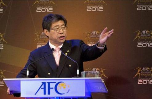 获亚足联最高荣誉，拒绝50万美元的贿赂，他被媒体称为中国足球的上帝！