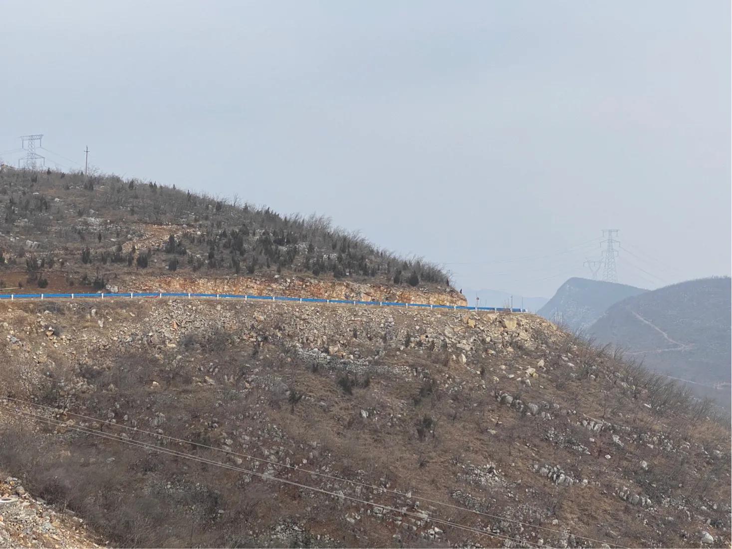 【初三】14、墙外看太行山中"云上的院子"依然很美