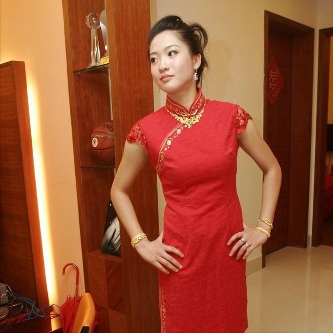 揭秘朱芳雨与现任妻子的恩爱秘密,朱芳雨三次婚姻