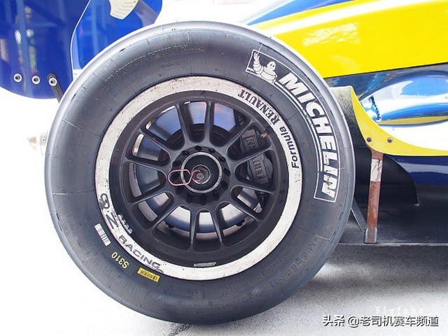 车轮胎扁平比能换吗,为什么有的车轮胎很扁平