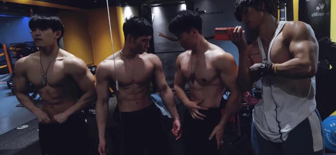 97年小伙长相成熟,97年小伙长相帅气