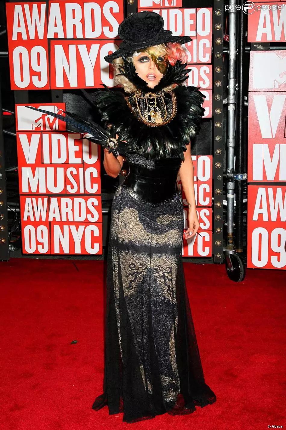 谁说保暖和时尚不可兼得？高缇耶遇见波司登颠覆羽绒时尚革命