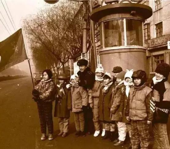 历史老照片1935年的辽宁沈阳,老照片镜头下1983年沈阳