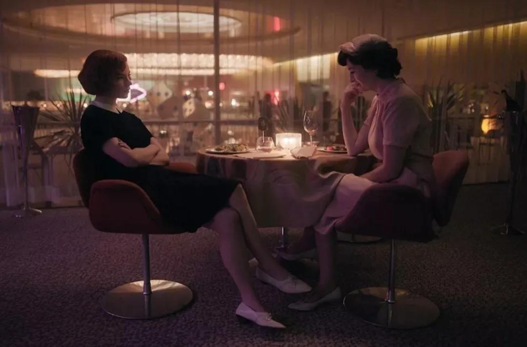 比起《女王的棋局》，女王的衣橱才是经典所在