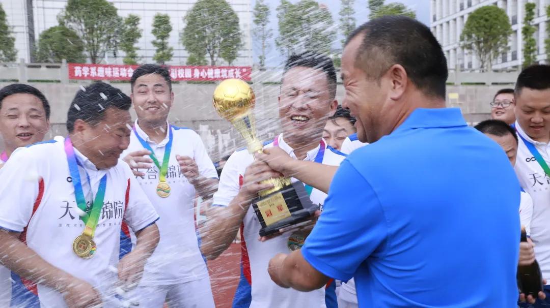 达州周末业余足球比赛,达州体育馆足球比赛