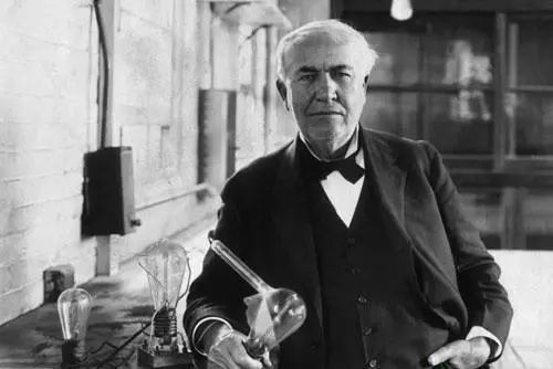 爱迪生是著名科学家吗,爱迪生曾经是一位伟大的科学家