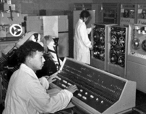 82岁造出“中国芯”，打破西方技术垄断，成美国最怕的中国女人