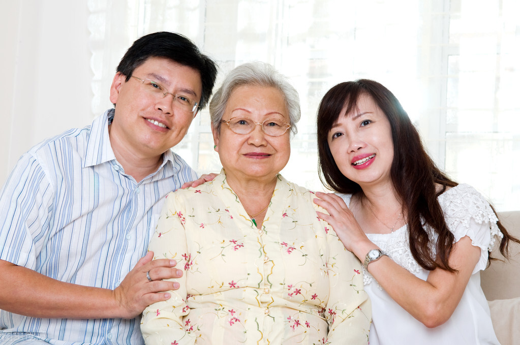 膝盖骨质增生还有骨刺用热敷好吗,热敷骨质增生和骨刺