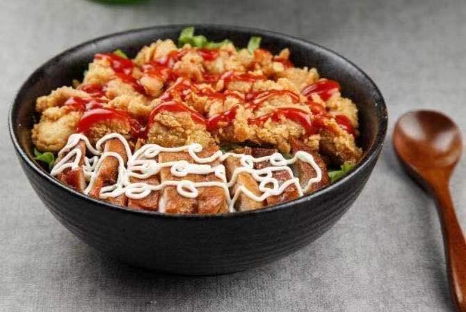 土耳其烤肉拌饭配什么小菜好吃,路边摊土耳其烤肉拌饭