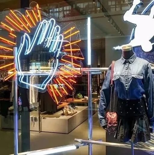 中国最大品牌服装库存 (专做品牌服装库存)