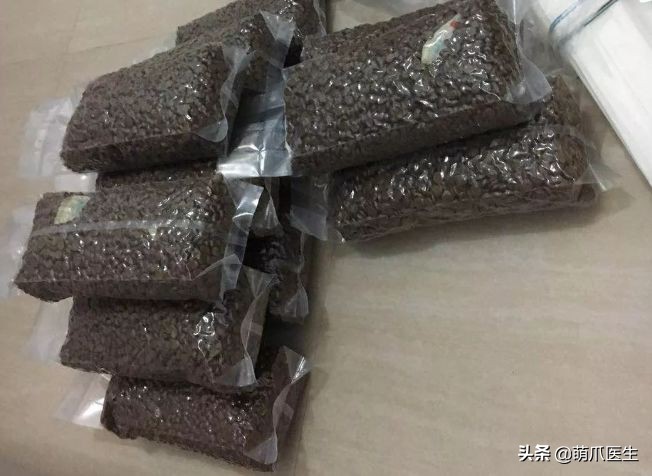 go猫粮翻车了怎么处理,猫吃猫粮死了