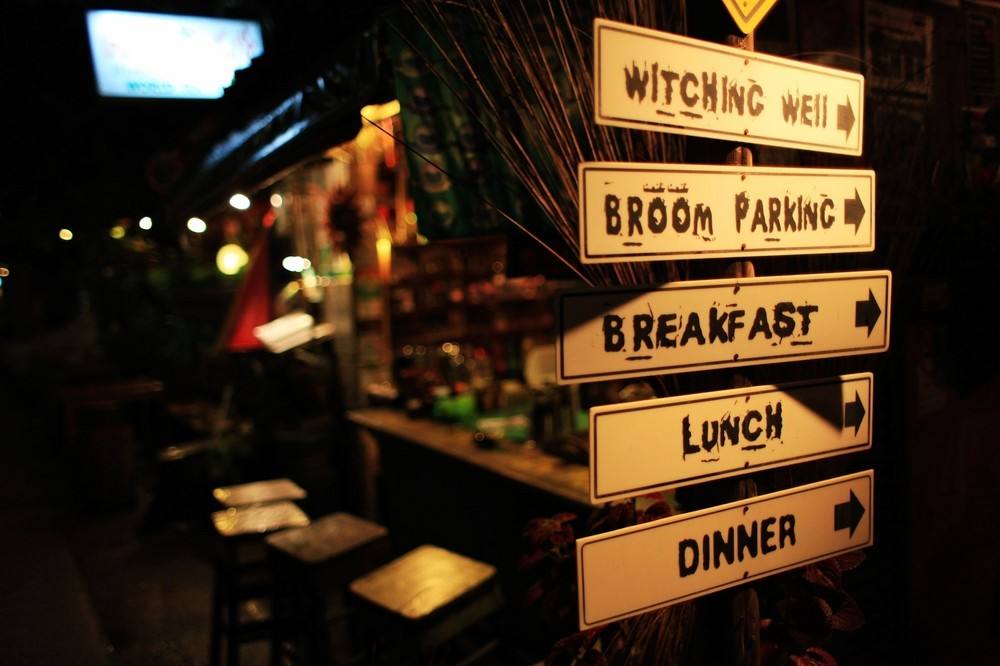 泰国酒吧为什么不让印度人进去,泰国酒吧去玩危险吗