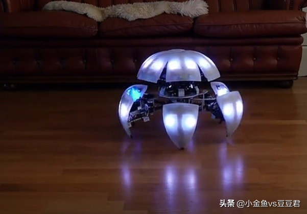 能翻滚的机器人,能爬能滚的机器人