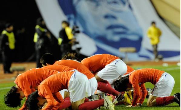 一言不合就下跪,一言不合就跪下的场面