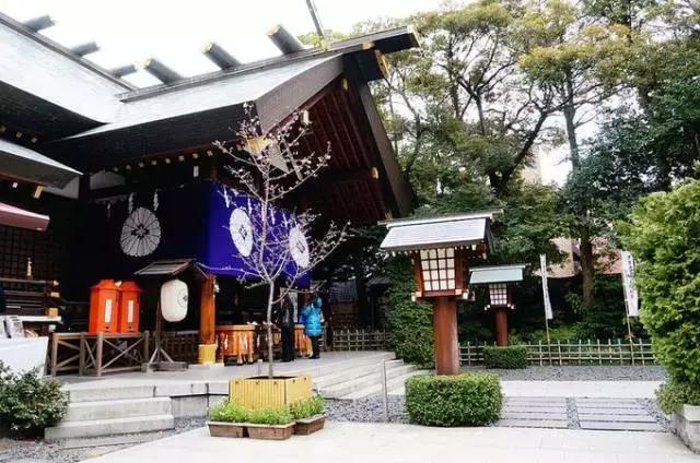 日本过年去寺庙祈福,日本新年神社