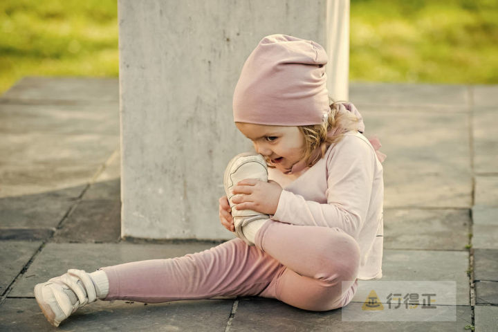 童鞋鞋子大了不跟脚怎么办,儿童鞋穿着松松垮垮有什么影响