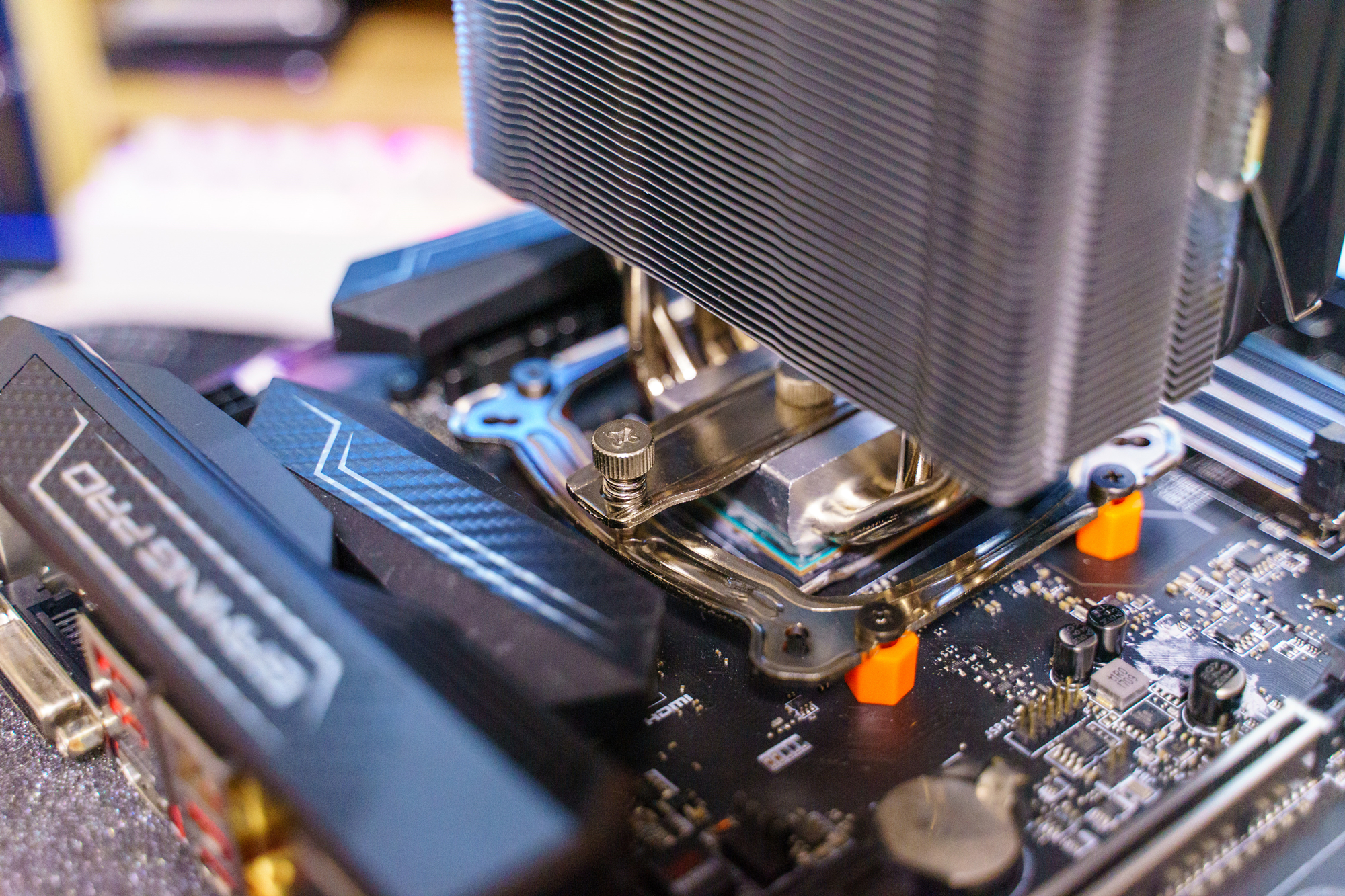 东海k4000,超频三东海r4000对比玄冰400