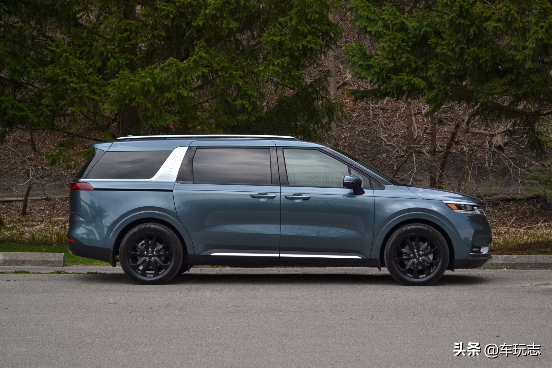 2023款起亚嘉华亮相,起亚嘉华国产mpv2020款高顶