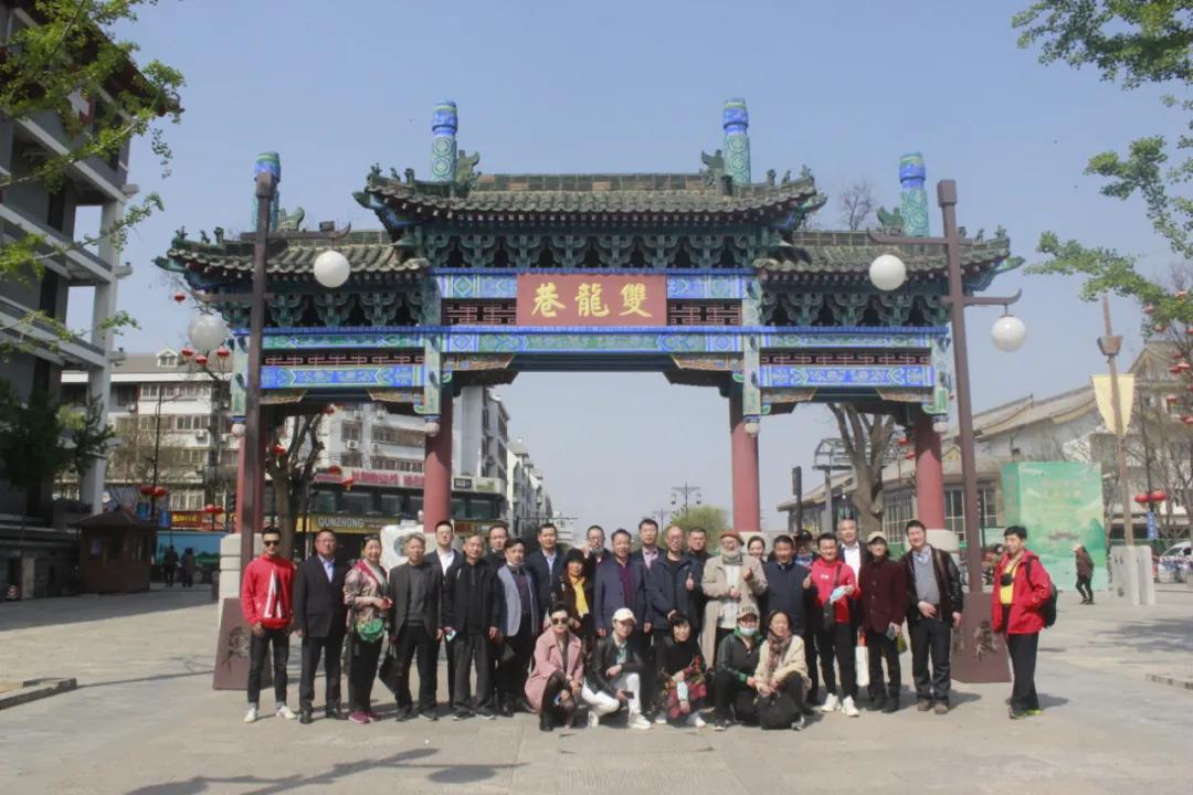 最美人间四月天拂堤杨柳醉,最美人间四月天春风又绿江南岸