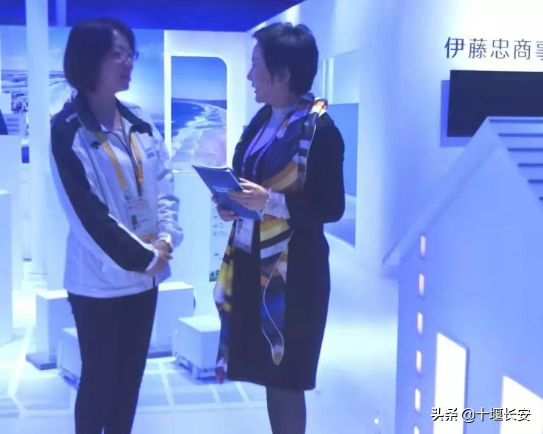 黄世仁杨白劳现场演出,杨白劳与黄世仁大学生辩论会