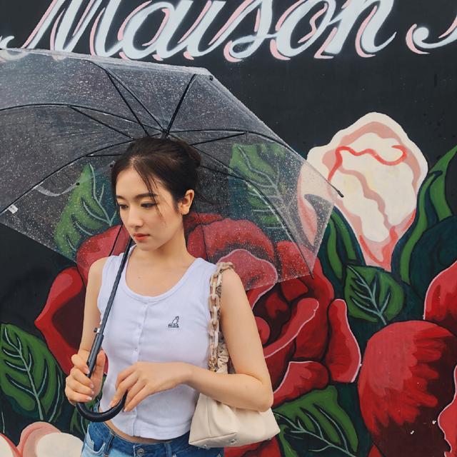 李兰迪绝美牛仔短裤照片,李兰迪晒男友视角照