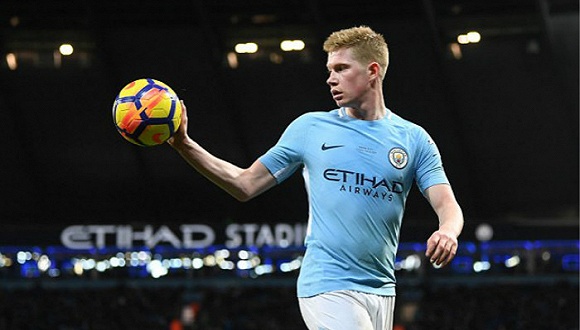 丁丁当选英超赛季最佳球员,英超十佳球中场