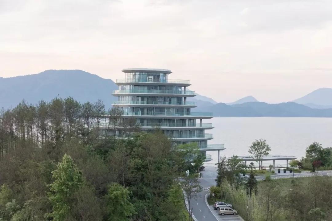 许家印建的最好看的大楼,许家印全球化造型