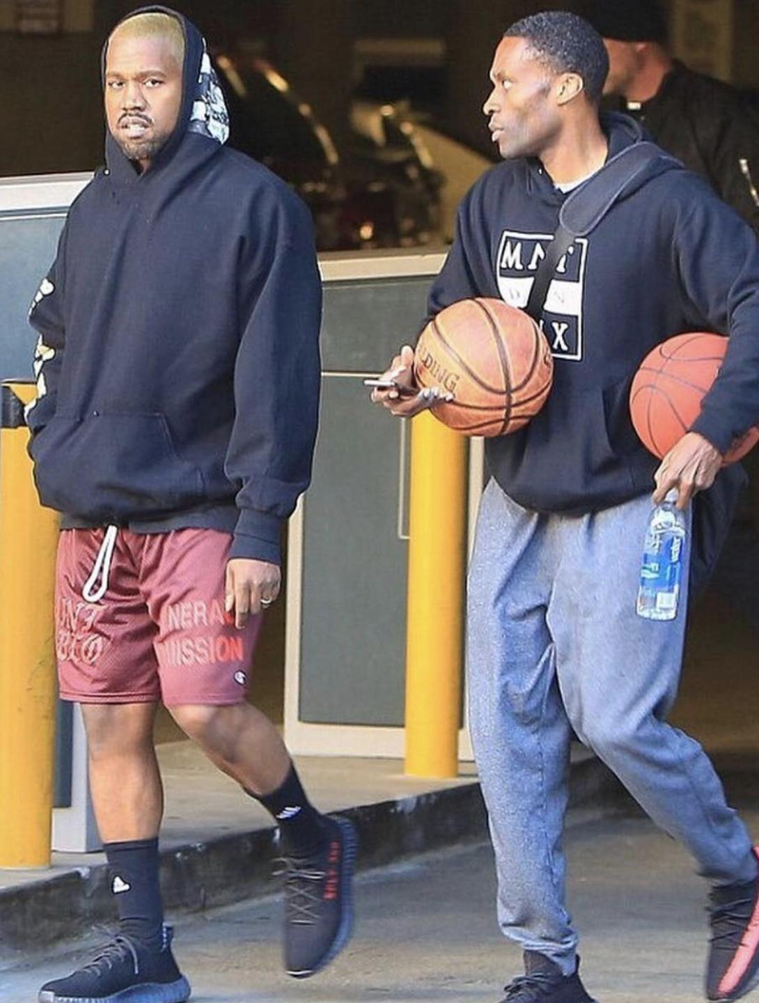 yeezy椰子价目表 (yeezy和椰子哪个好)